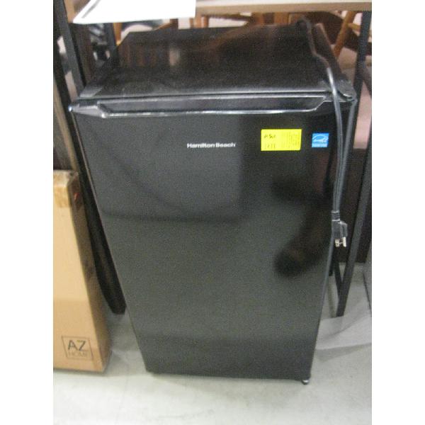 HAMILTON BEACH BAR SIZE FRIDGE