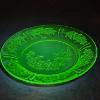Image 12 : URANIUM GLASS CUP & PLATE - DEPRESSION GREEN GLASS GLOWS - GEIGER TESTED