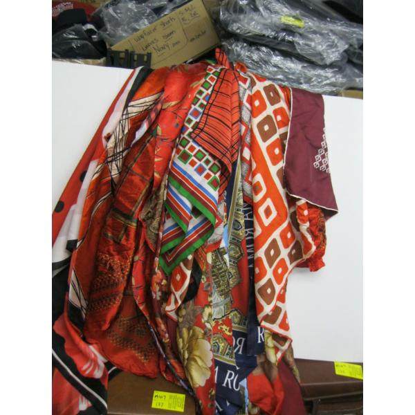 BUNDLE OF SCARVES
