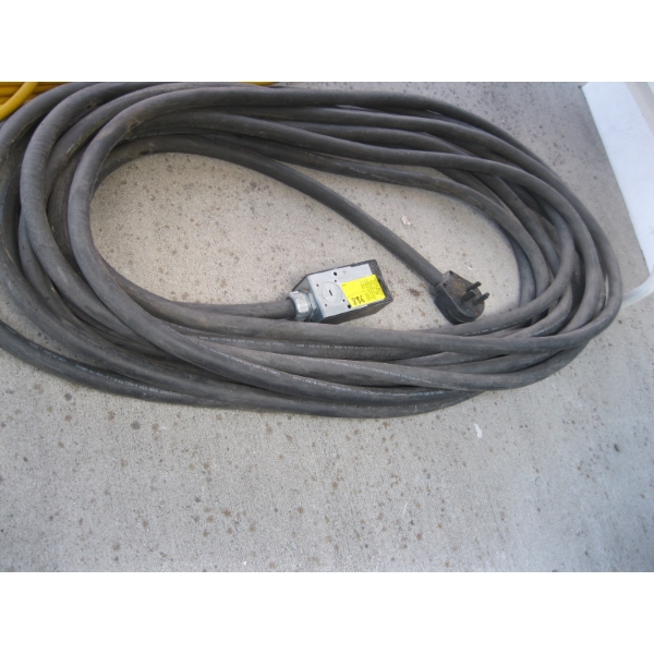 HEAVY DUTY 220V EXTENSION CORD