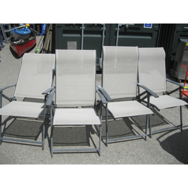 4 FOLDING CHAIRS