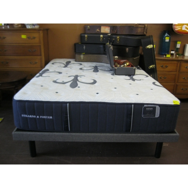 QUEEN SIZE STERNS & FOSTER MATTRESS W/PLATFORM