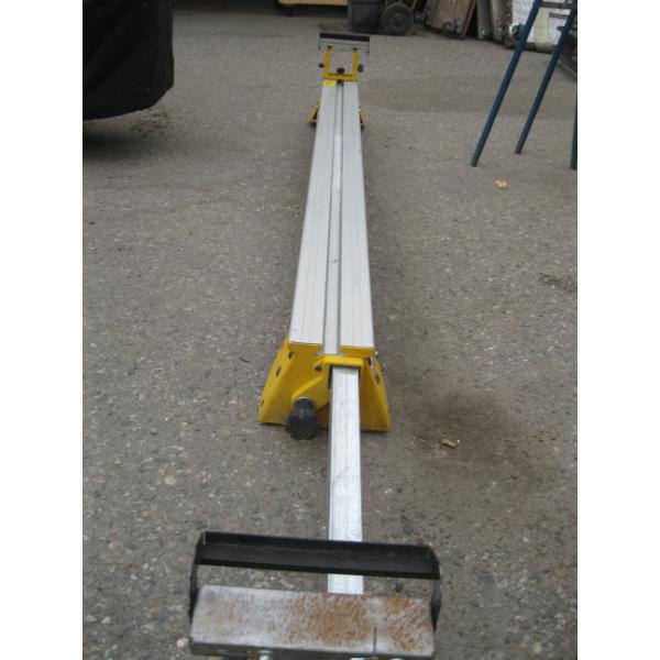 DEWALT FOLD OUT BENCH FOR COMPOUND MITER SAW