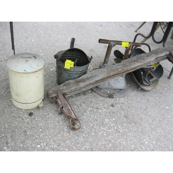 ANTIQUE YARD ART & ITEMS