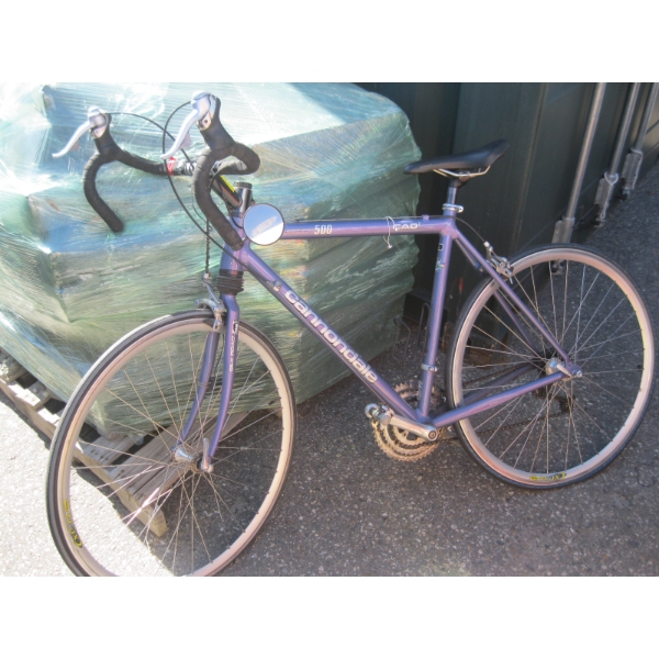 CANNONDALE ROAD BIKE