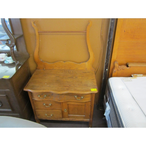 OAK WASHSTAND W/HARP