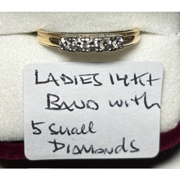 LADIES 14KT BAND W/5 SMALL DIAMONDS, SZ 6 1/4