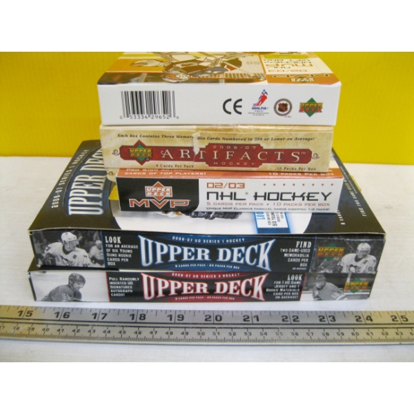 COLLECTOR HOCKEY CARDS