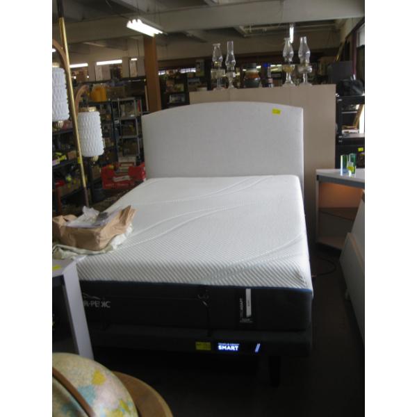 TEMPURPEDIC DOUBLE SIZE ELECTRIC SMART ERGO MATTRESS & FRAME W/REMOTE