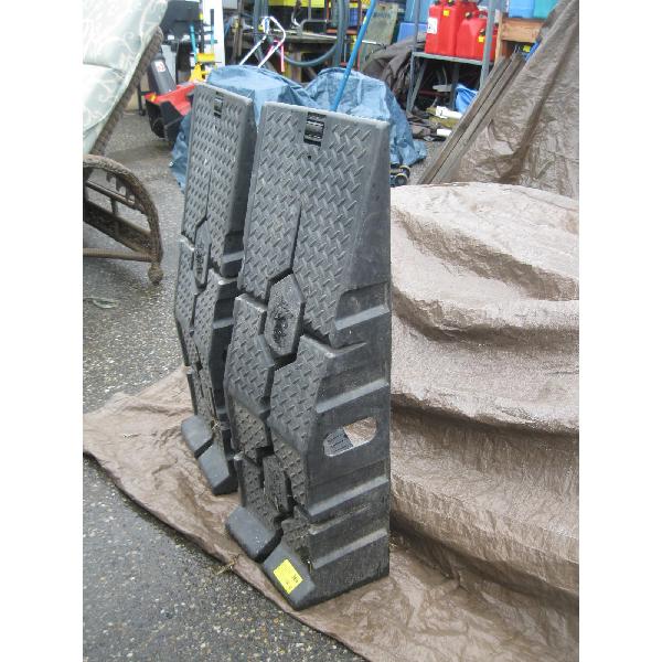 PAIR OF CAR RAMPS