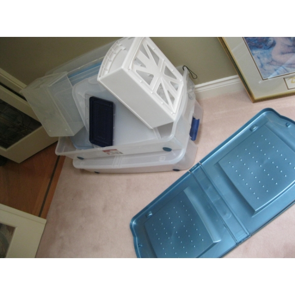 MISC. PLASTIC STORAGE CONTAINERS & LIDS