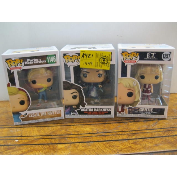 3 POP BOBBLE HEADS