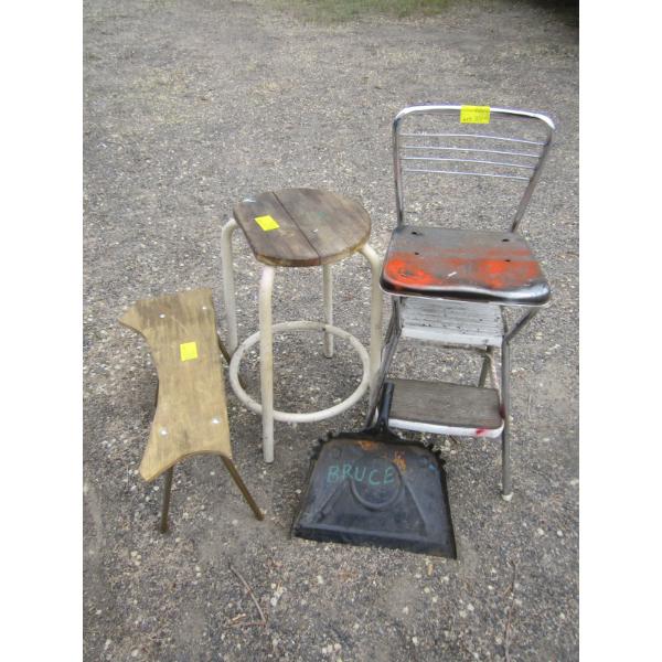 FOLDING STEP STOOL