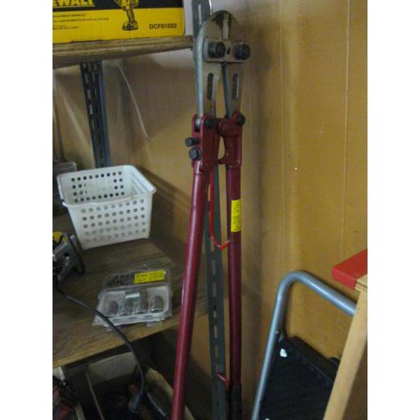 HEAVY DUTY SET OF BOLT CUTTERS