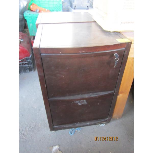 ROLLING 2 DRAWER WOOD FILING CABINET W/KEY