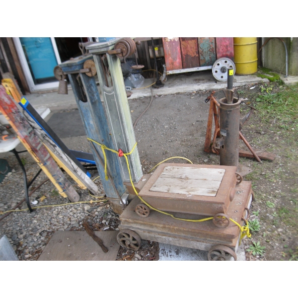 LG. PLATFORM SCALE ON BOTTOM