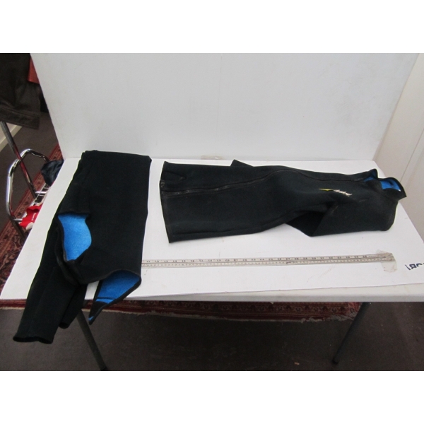2 PIECE WETSUIT, LG