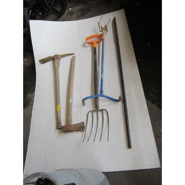 BUNDLE OF PICKAXE, AXE MAUL, ETC.