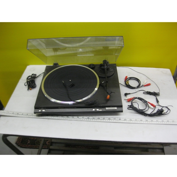 TECHNICS TURNTABLE