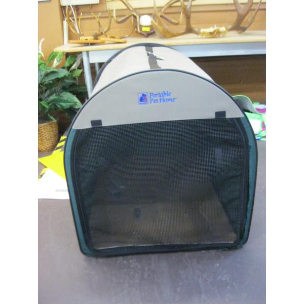 "AS IS" PORTABLE PET HOME 