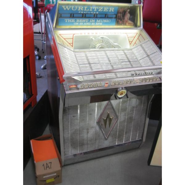 WURLITZER 2610 JUKEBOX COMPLETE W/RECORDS