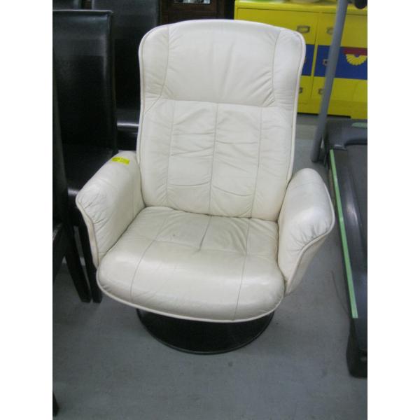 LEATHER WHITE SWIVEL CHAIR