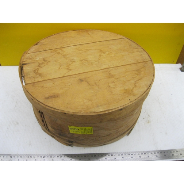 ROUND WOODEN CHEESE BOX
