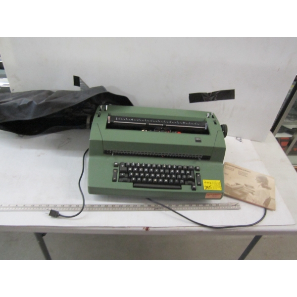 IBM TYPEWRITER - SELECTRIC II