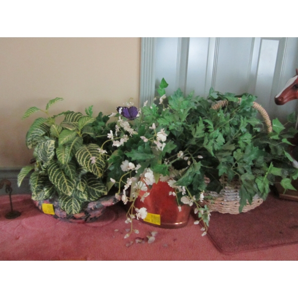 3 ARTIFICIAL PLANTS IN BASKETS