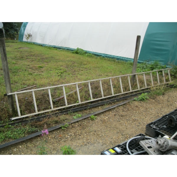 ALUMINUM LADDER - 16'
