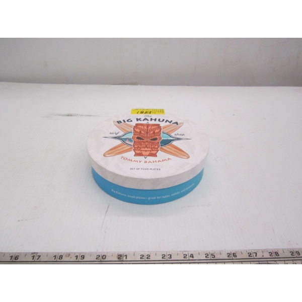 SET OF TOMMY BAHAMA PLATE SET
