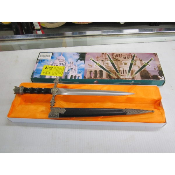NEW DAGGER W/SHEATH
