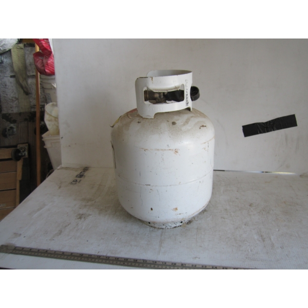 20LB PROPANE TANK W/PROPANE, EXPIRY 2024