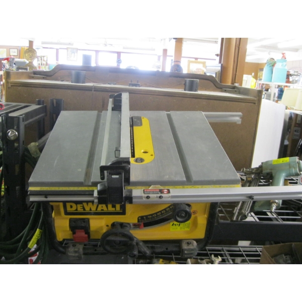 DEWALT PORTABLE TABLE SAW