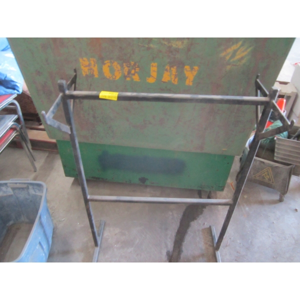METAL STAND RACK