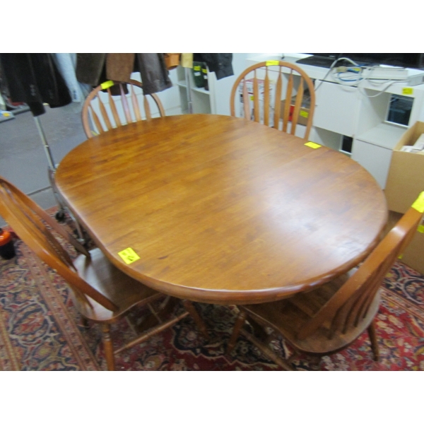 TABLE W/LEAF & 4 CHAIRS