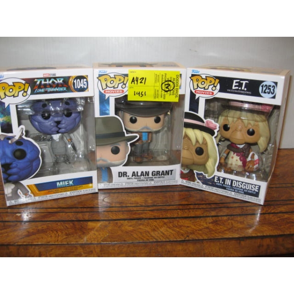 3 POP BOBBLE HEADS