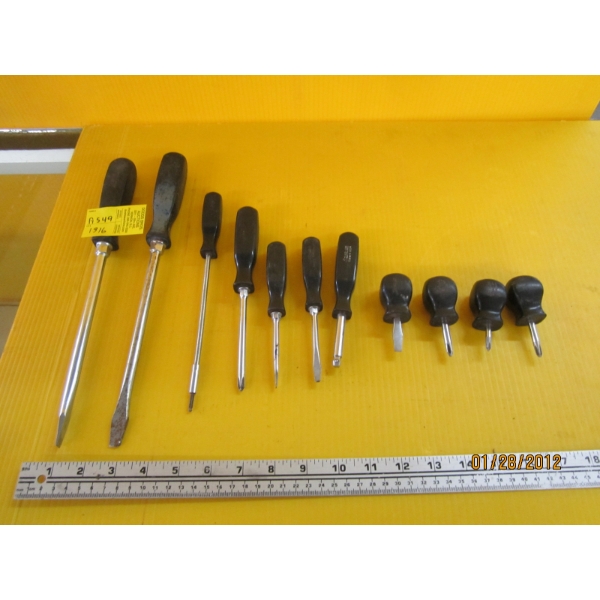 11 SNAP ON SCREWDRIVERS