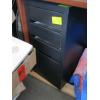 Image 3 : SINGLE PEDESTAL DESK W/4 DRAWER CABINET