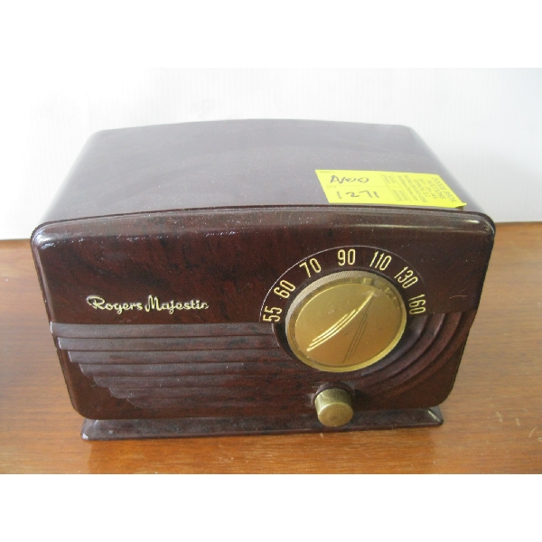 ROGERS MAJESTIC BAKELITE RADIO