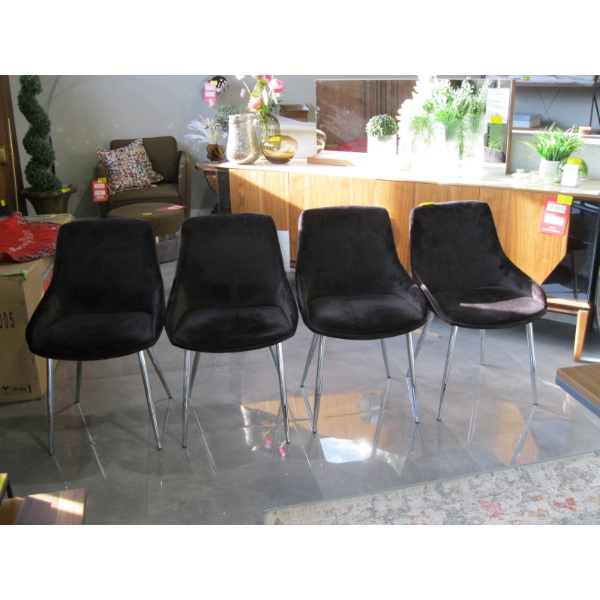4 BLACK CHAIRS W/CHROME LEGS