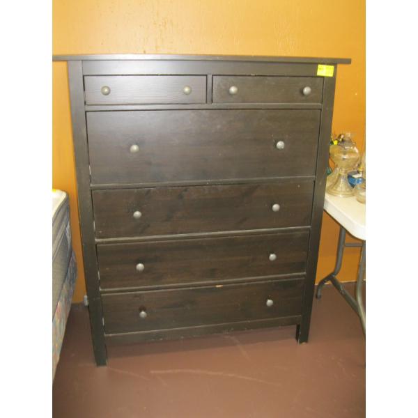 6 DRAWER WOODEN CHEST OF DRAWERS