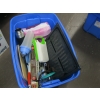 Image 1 : TOTE W/BROILER PAN, UTENSILS, CUTTING BOARD, GRATER, ETC.