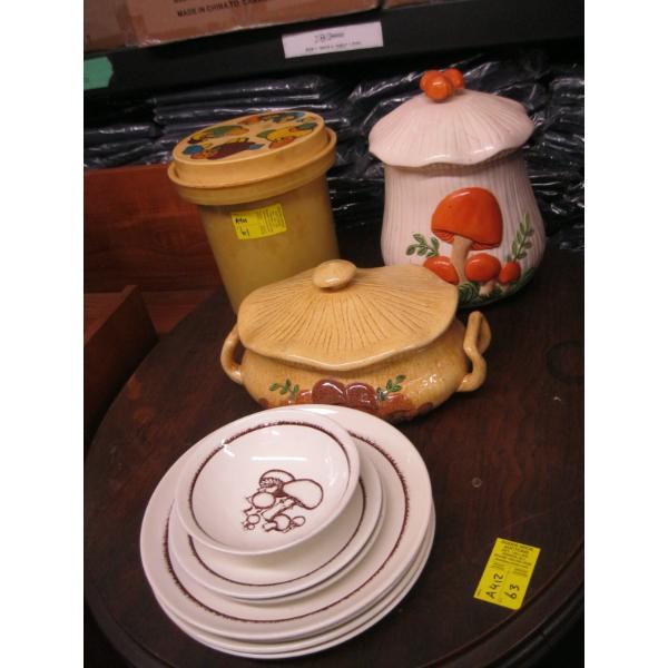 ASST. MUSHROOM ITEMS - CANNISTER SET, ETC.
