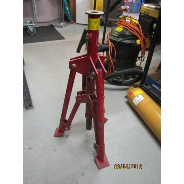 TRIPOD STAND