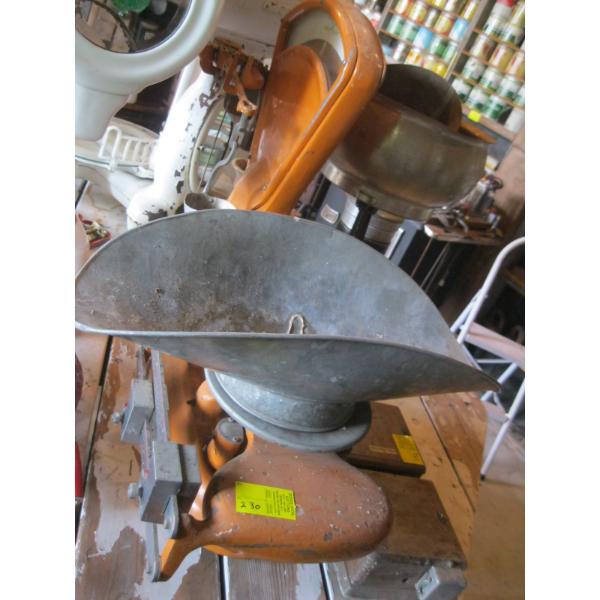 ORANGE TOLEDO SCALE