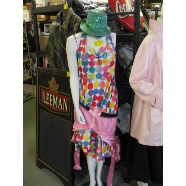 MANNEQUIN W/DAMAGED ARMS - NEEDS REPAIR