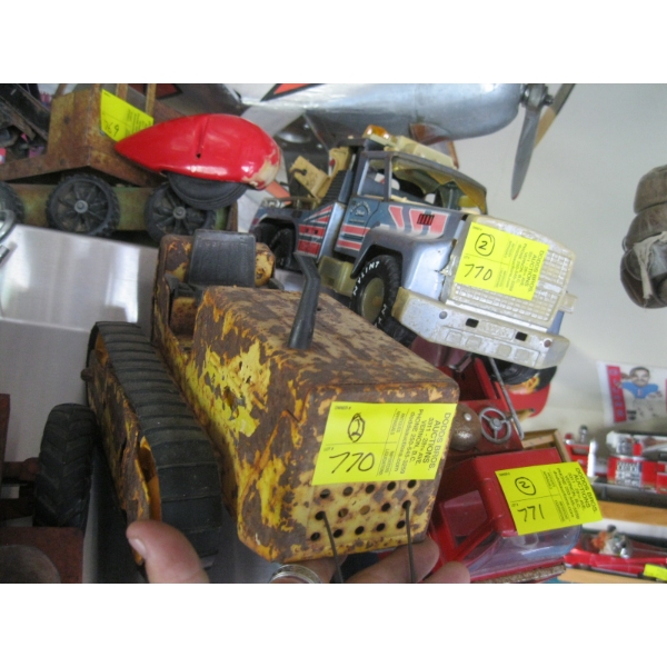 NYLINT TOW TRUCK & A SM. TRACKED DOZER - NO BLADE