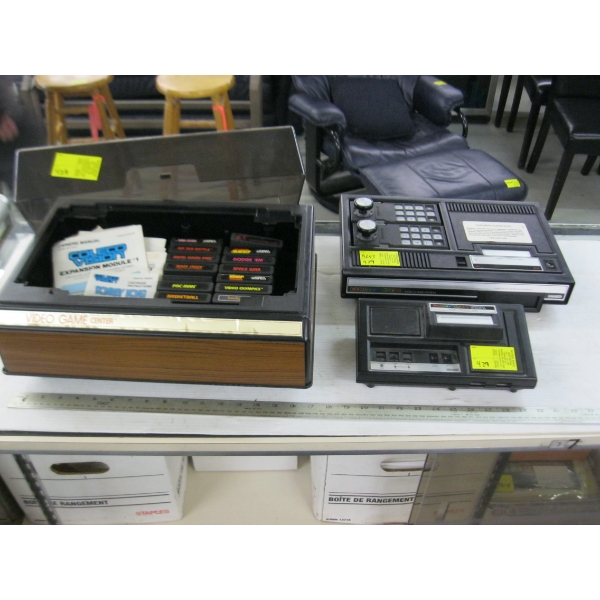 COMPLETE COLECO VISION VIDEO GAME SYSTEM W/ACCESS.