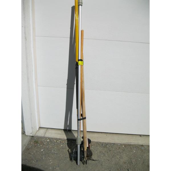 BUNDLE OF MISC. GARDEN TOOLS: EXTENSION HANDLE, ETC.